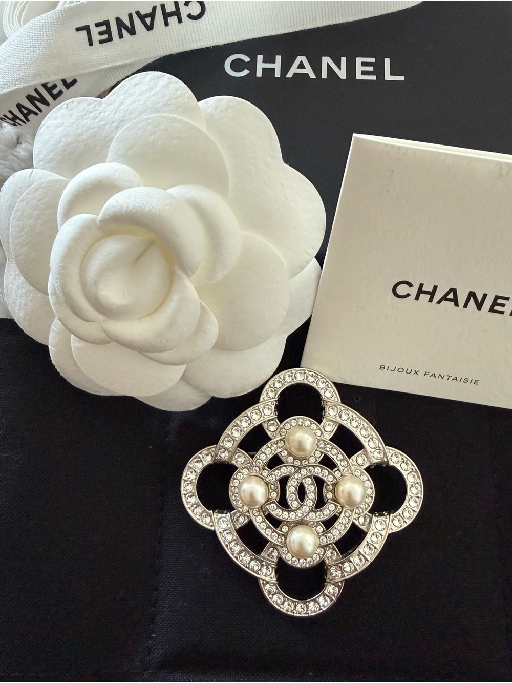 CHANEL Silver-Tone Crystal & Pearl Interlocking CC Brooch Excellent Condition